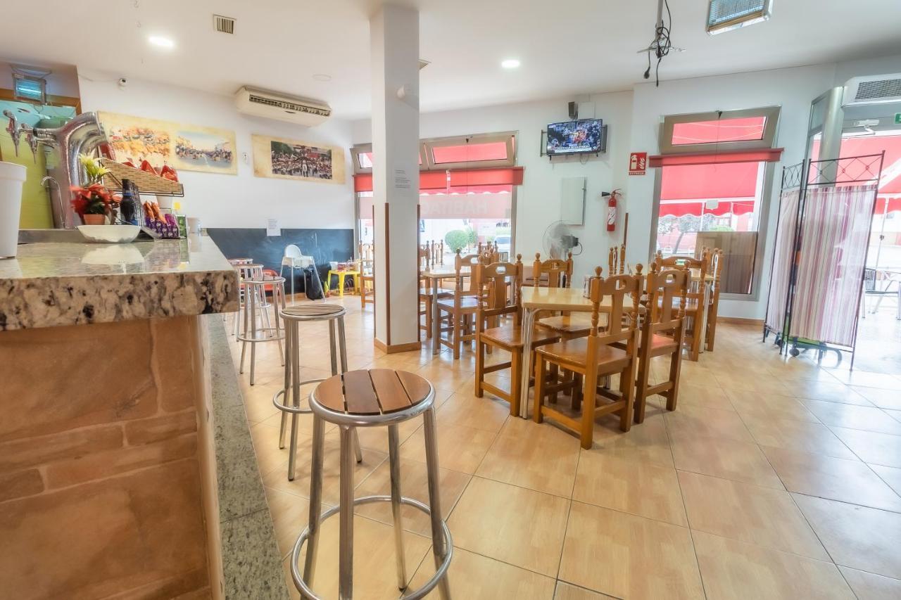 Albergue Rojo Plata Torremegia ภายนอก รูปภาพ