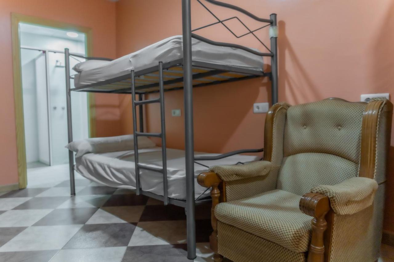 Albergue Rojo Plata Torremegia ภายนอก รูปภาพ