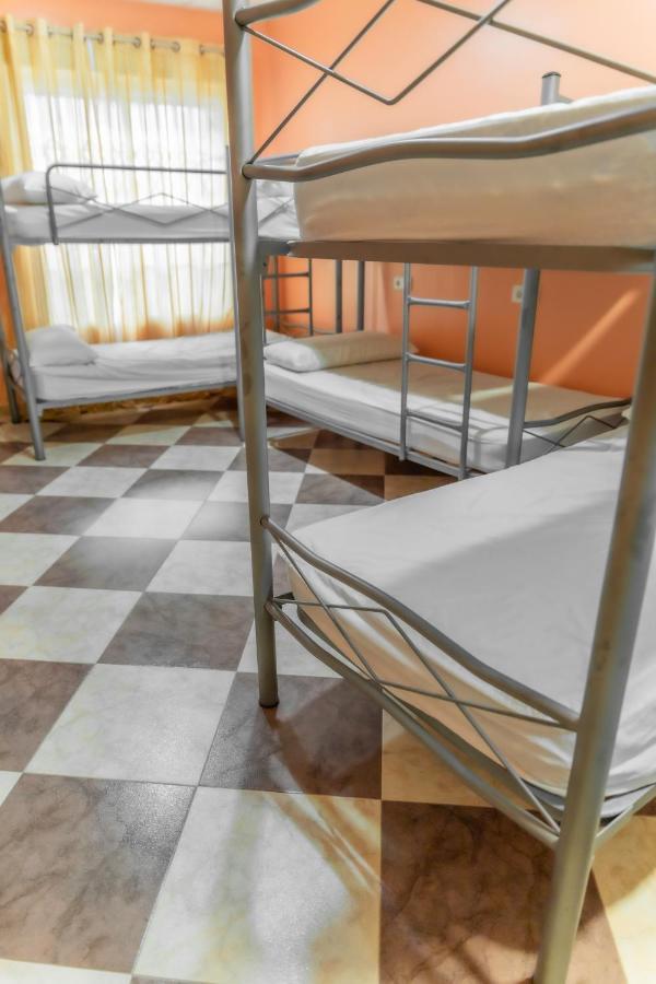 Albergue Rojo Plata Torremegia ภายนอก รูปภาพ