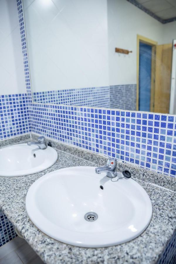 Albergue Rojo Plata Torremegia ภายนอก รูปภาพ