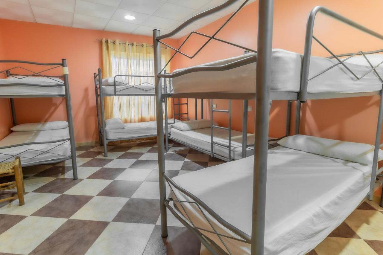 Albergue Rojo Plata Torremegia ภายนอก รูปภาพ