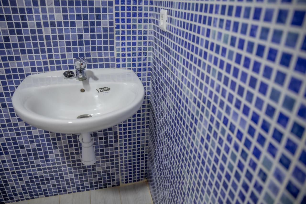 Albergue Rojo Plata Torremegia ภายนอก รูปภาพ