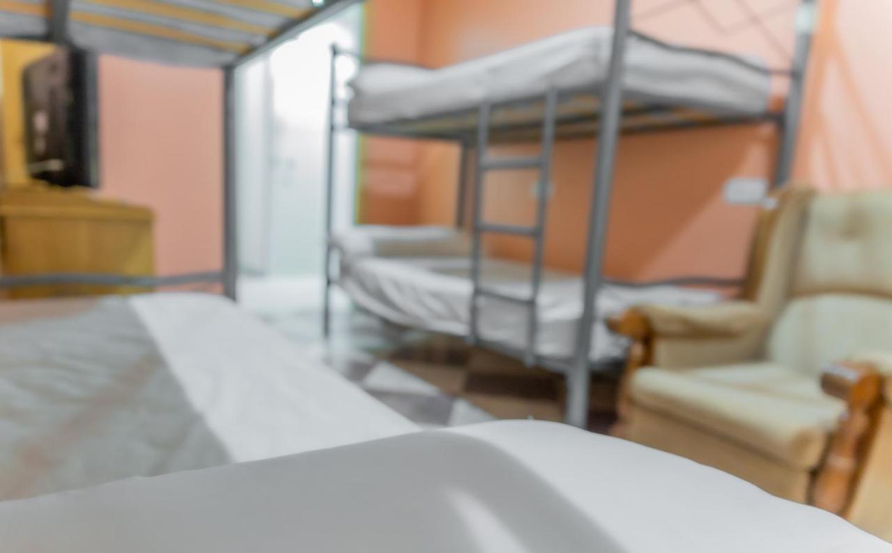 Albergue Rojo Plata Torremegia ภายนอก รูปภาพ