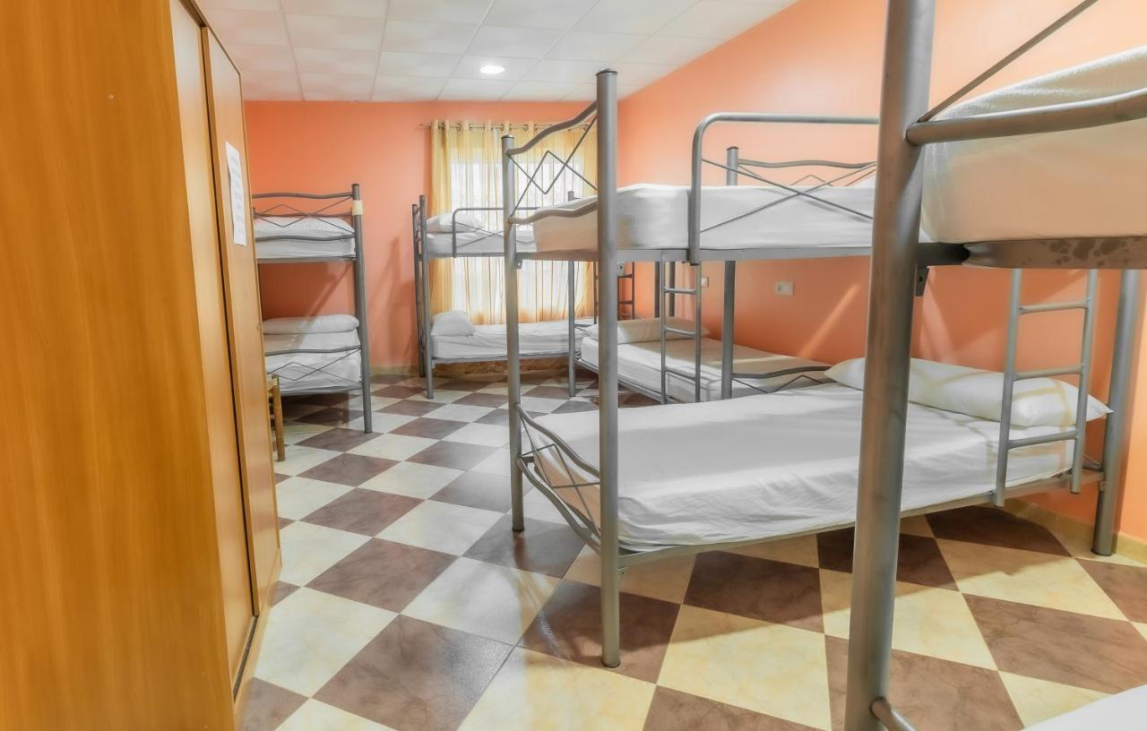 Albergue Rojo Plata Torremegia ภายนอก รูปภาพ
