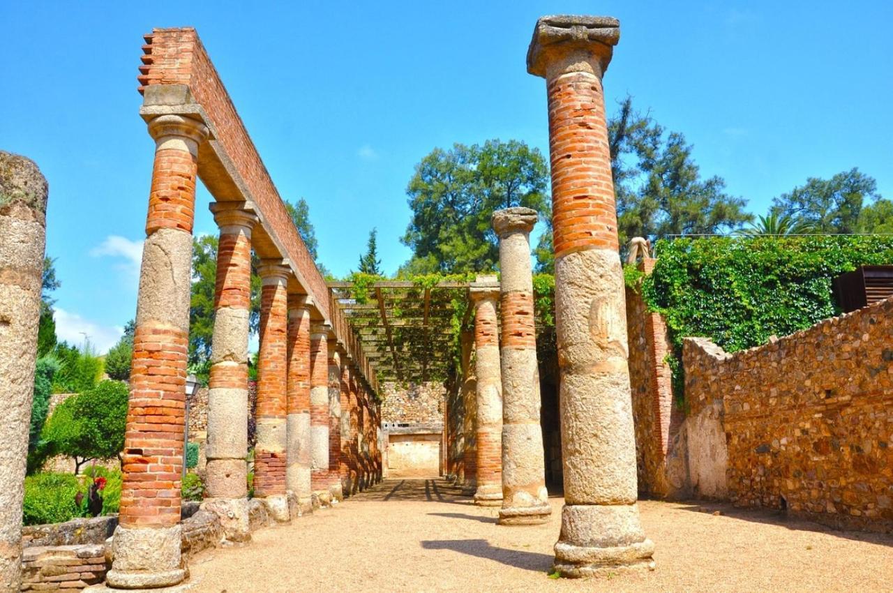 Albergue Rojo Plata Torremegia ภายนอก รูปภาพ