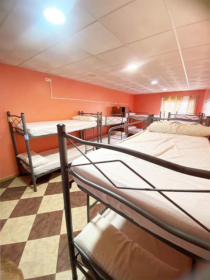 Albergue Rojo Plata Torremegia ภายนอก รูปภาพ